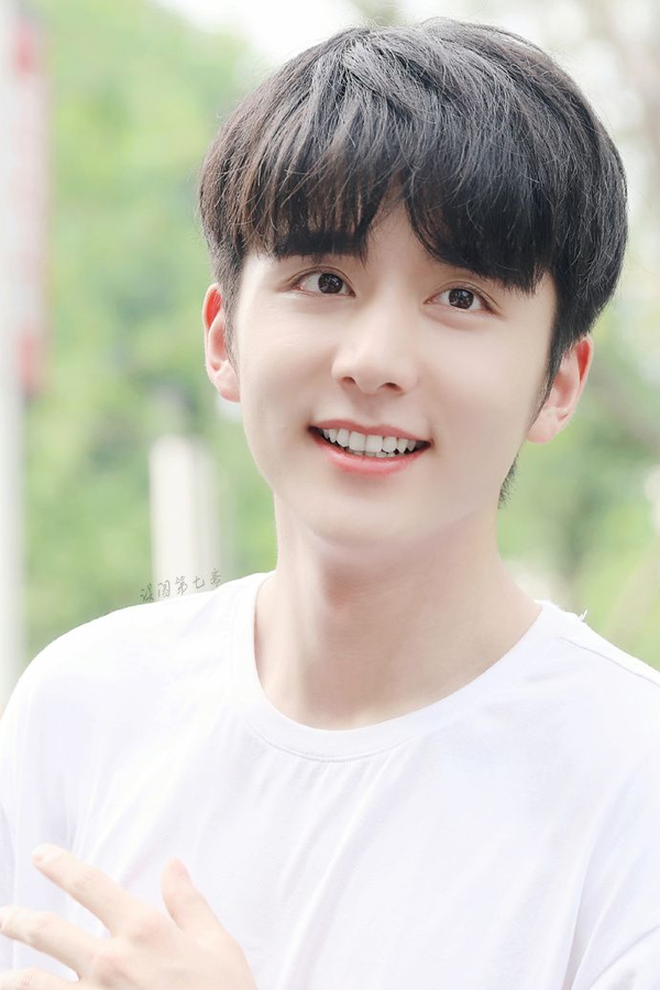 Năm thi: 2014 - Nơi thi: Bắc Kinh - Điểm số: 560 - Xếp hạng năng khiếu: 1