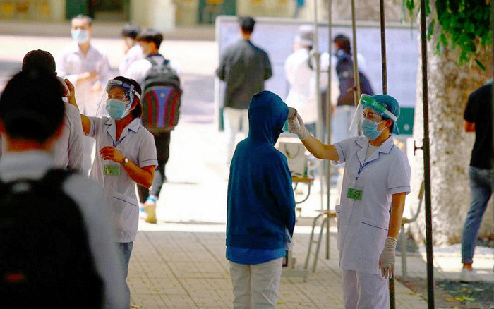 Gần 1 triệu HS cả nước làm thủ tục dự thi tốt nghiệp THPT, công tác phòng dịch Covid- 19 được siết chặt Ảnh 2