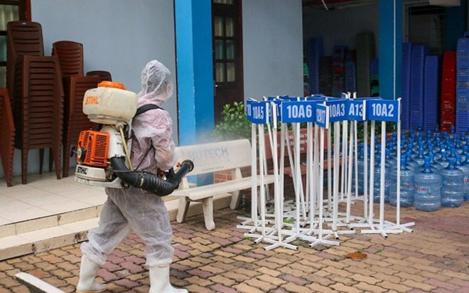 Phát hiện 1 giám thị là F1, Hà Nội thay toàn bộ thành viên một hội đồng thi Ảnh 2