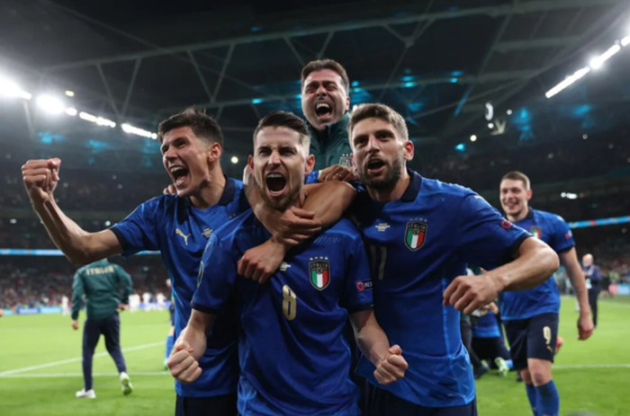 Italia vào chung kết EURO 2020 sau khi đánh bại Tây Ban Nha ở loạt sút luân lưu.