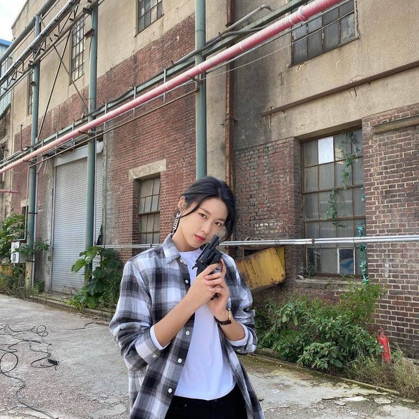 Taeyeon SNSD bị ăn gạch đá thậm tệ vì công khai ủng hộ Seolhyun AOA Ảnh 7