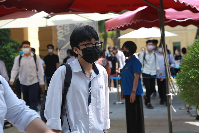 Nhiều thí sinh rời khỏi phòng thi với tâm trạng háo hức