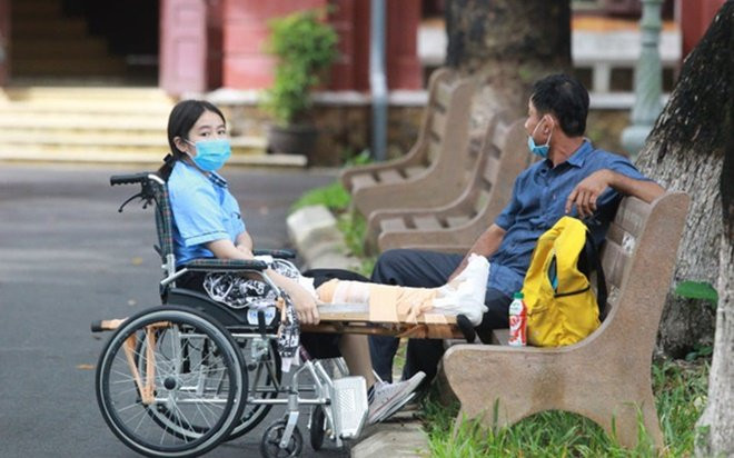 Nữ sinh được đặc cách tốt nghiệp THPT do gặp tai nạn trước kỳ thi Ảnh 2