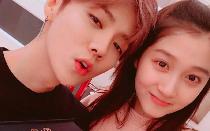 Mẹ vợ tương lai của Lộc Hàm thật giàu có: Lái xe hơn 10 tỷ chở Quan Hiểu Đồng đến ở nhà bạn trai Ảnh 2