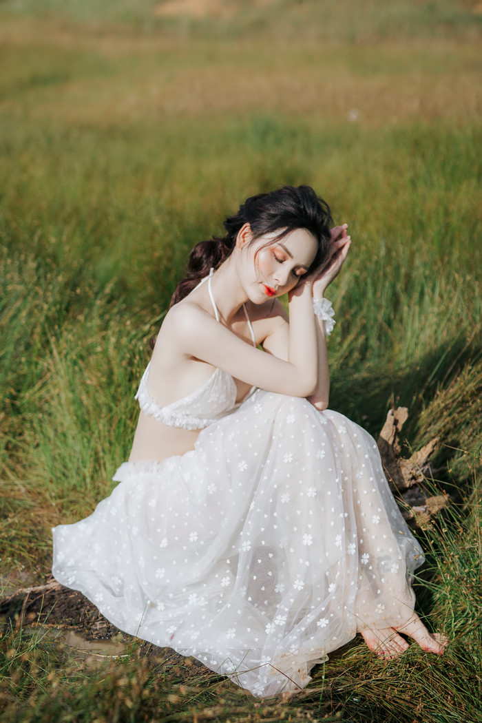 Mỹ nhân chuyển giới Tường Vi 'đốn tim' fan khi hóa thân thành 'nàng tiên nữ' đẹp tựa sương mai Ảnh 8