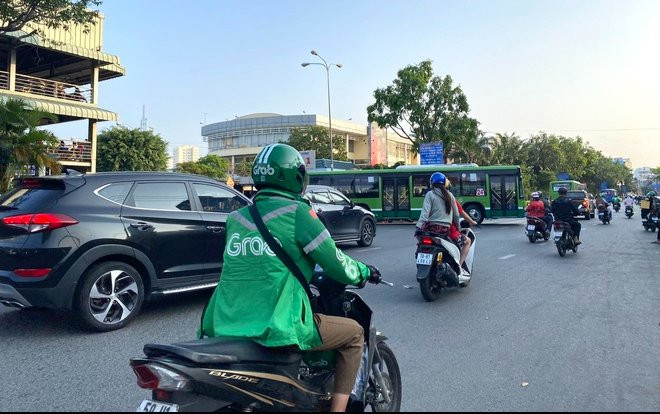 TP.HCM tạm dừng hoạt động xe ôm công nghệ 2 bánh và xe ôm truyền thống từ 0h ngày 9/7 Ảnh 2