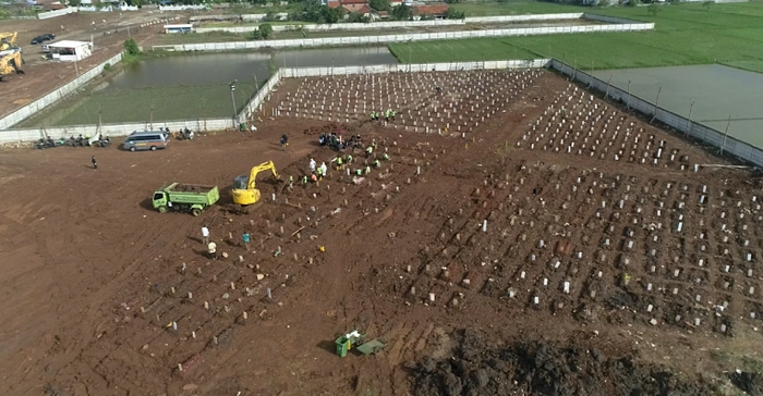 Nghĩa trang tại Rorotan được xây dựng trên khu đất từng là đầm lầy ở phía bắc Jakarta.