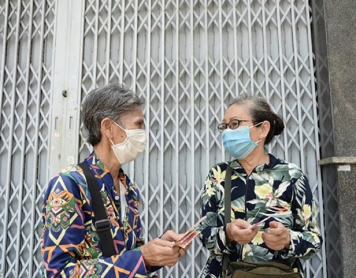 UBND TP yêu cầu tạm dừng hoạt động bán vé số của đại lý vé số và bán vé số dạo trên địa bàn TP - Ảnh: TỰ TRUNG