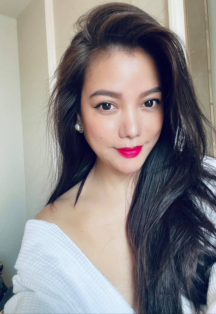 Ở độ tuổi 44, nữ diễn viên 'Hương Ga' vẫn được dân mạng xuýt xoa khen ngợi hết lời vì vẻ ngoài trẻ trung, quyến rũ.