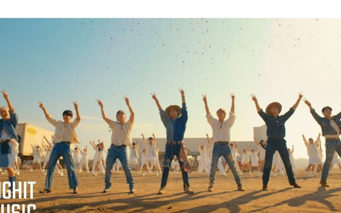 Permission To Dance ra mắt chưa bao lâu, BTS đã có kế hoạch mang lên sân khấu hát live ngay tuần sau? Ảnh 2