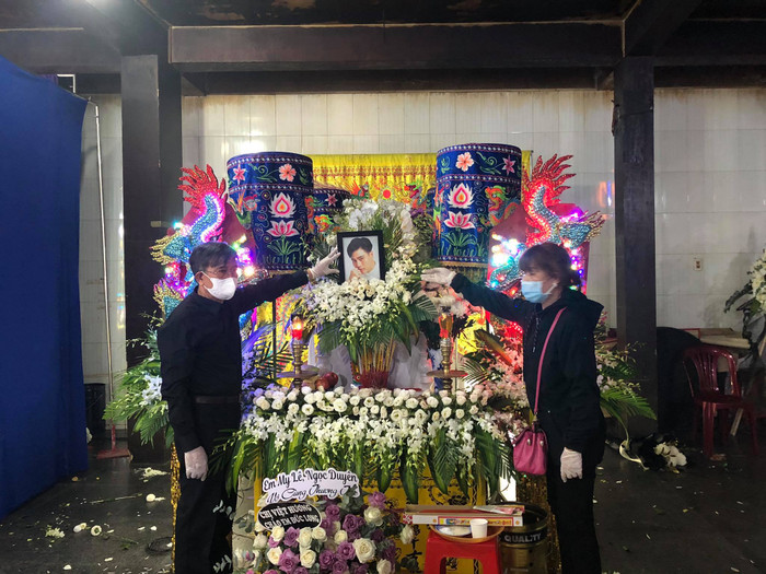 Bố mẹ cố diễn viên trước giờ động quan