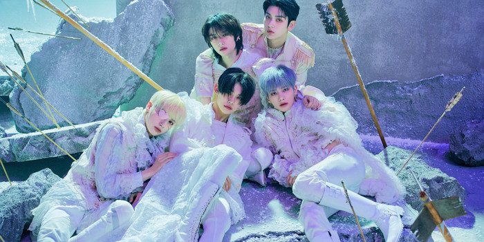 TXT tiếp bước BTS, BLACKPINK khi lập chiến tích trên bảng xếp hạng Billboard Pop Airplay Ảnh 4