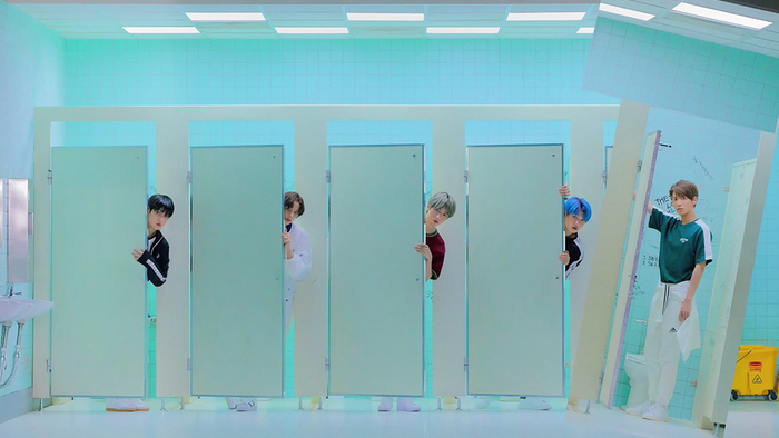 TXT tiếp bước BTS, BLACKPINK khi lập chiến tích trên bảng xếp hạng Billboard Pop Airplay Ảnh 6