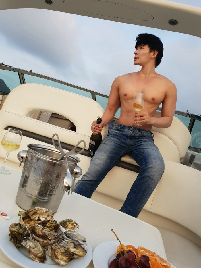 Cư dân mạng ghép ảnh Cao Thái Sơn vào chung khung hình khoe múi, Nathan Lee cảnh cáo đầy bá đạo Ảnh 6