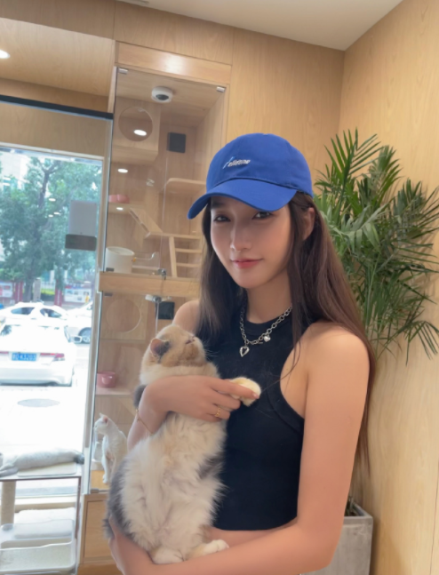 Drama gay cấn giữa Ngô Diệc Phàm và bạn gái hotgirl: Nhà trai đòi kiện, nhà gái muốn báo cảnh sát Ảnh 9