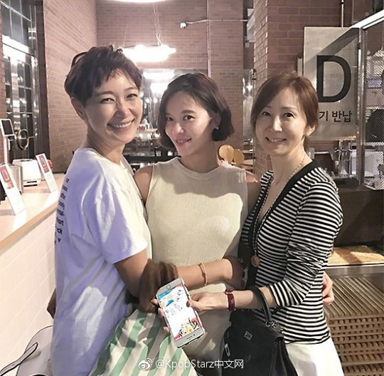 Hwang Jung Eum rút đơn ly hôn, lộ ảnh đi du lịch cùng chồng và con trai Ảnh 9