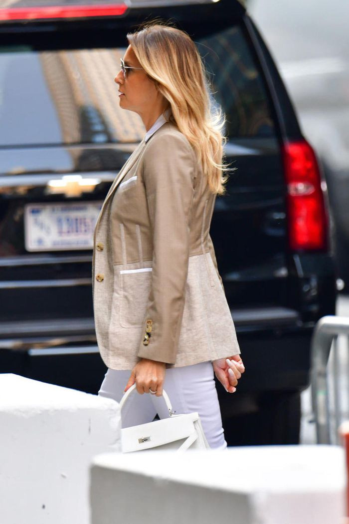 Thần thái của bà Trump qua ống kính chụp của phóng viên không chê vào đâu được