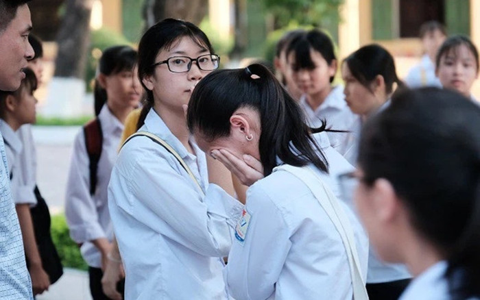 Thí sinh chụp đề thi Toán rồi gửi cho người nhà 'cầu cứu' dân mạng giải hộ: Bộ GD&ĐT nói gì? Ảnh 2