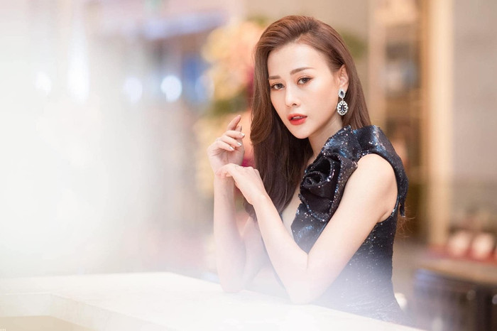 Hậu ồn ào với antifan, Phương Oanh 'ăn mày quá khứ' với ảnh xưa trắng nõn, vòng 1 căng tràn siêu hút mắt