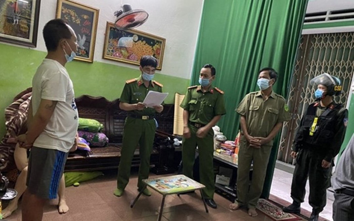 Huy động 200 cảnh sát triệt phá đường dây cá độ bóng đá 400 tỷ đồng Ảnh 2