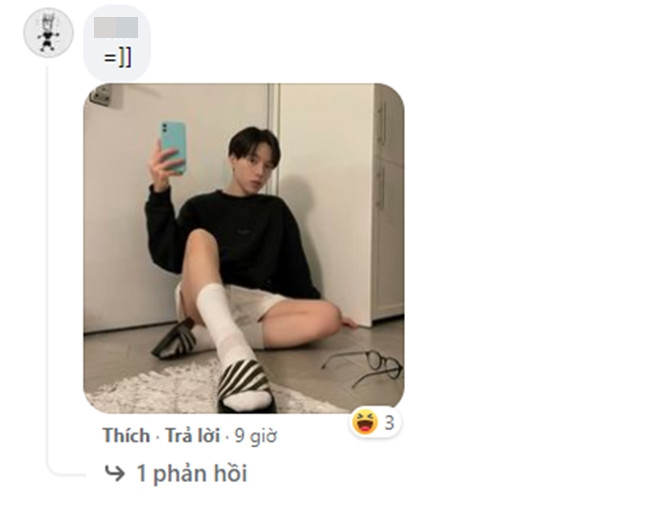 Fan có tâm photoshop thêm camera cho điện thoại.