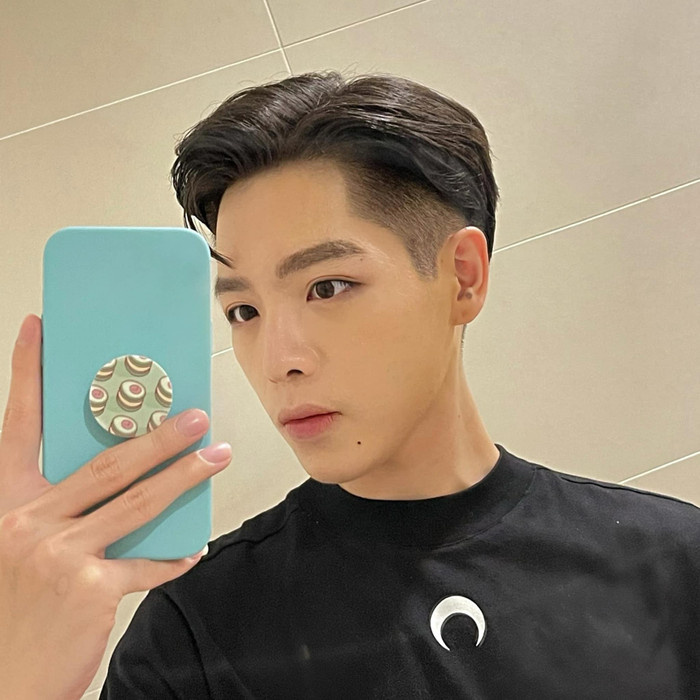 Điện thoại không camera sao mà selfie được thế này?