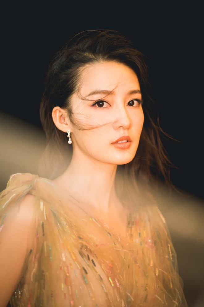 BXH chỉ số truyền thông của sao Cbiz đầu tháng 7: Lý Thấm vượt Dương Tử dẫn đầu nhờ 2 phim cùng lên sóng