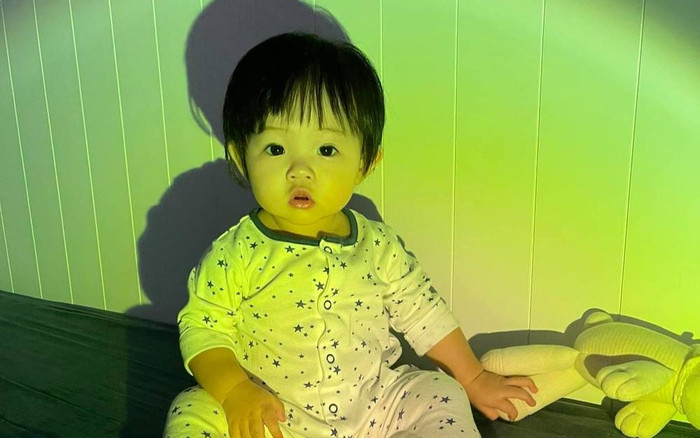 Con gái Cường Đô la 'bắt trend' chụp ảnh siêu ảo: Bất bại với đèn cầu vồng nhiều màu sắc Ảnh 2