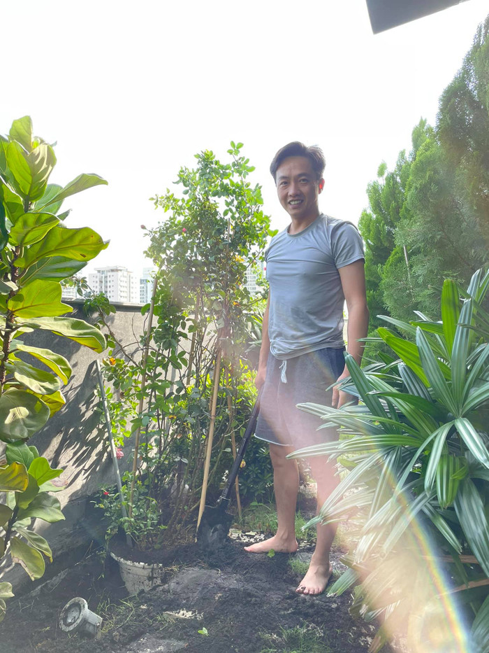 Cường Đô La khoe vườn cây sum sê trên sân thượng.