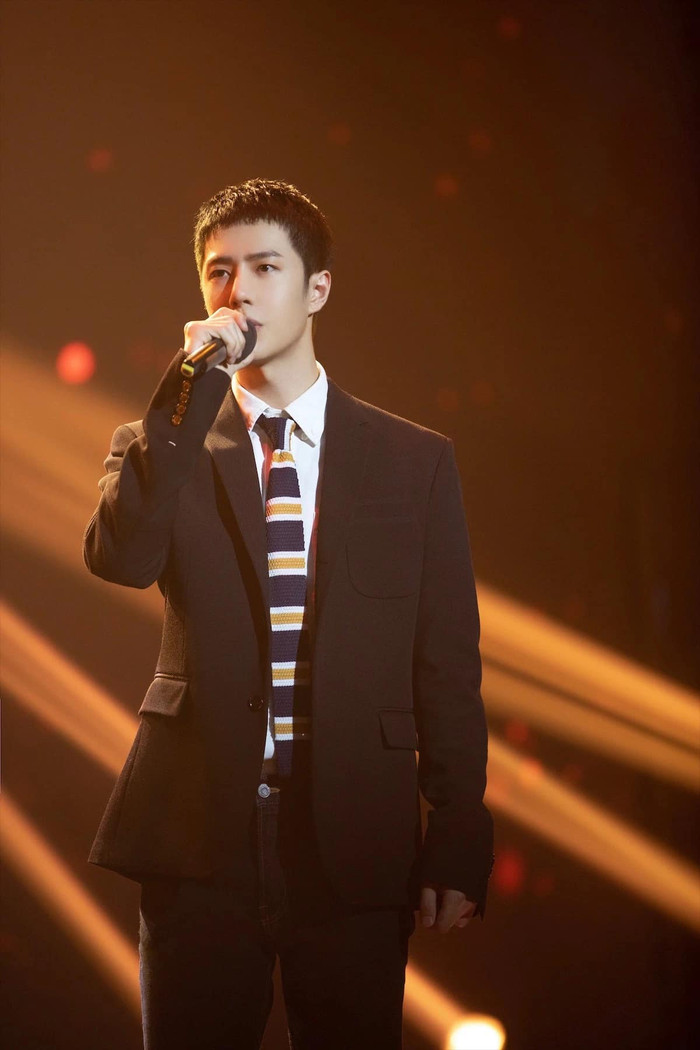 Đến cả Vương Nhất Bác cũng không thể thoát khỏi trend 'chị ong nâu'? Ảnh 3