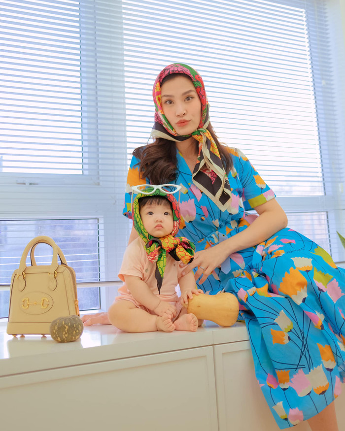 Đông Nhi từng nhận không ít 'kết đắng' khi khoe mình và con gái giống nhau như hai giọt nước.