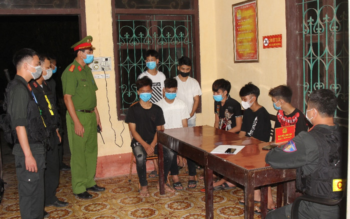 Hà Nam: Bắt giữ nhóm thanh thiếu niên tụ tập đua xe trái phép Ảnh 2