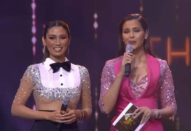 Stylist chương trình không được lòng công chúng bởi gout thời trang có phần lỗi thời, sến sẩm...