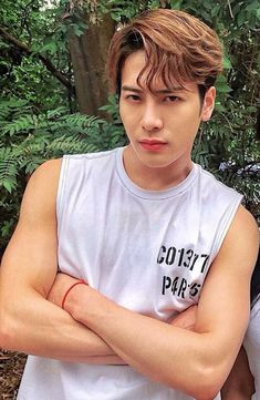 7 idol K- Pop cơ bắp đẹp nhất: Hai thành viên của BTS hay Taecyeon cũng phải chịu thua anh chàng này! Ảnh 20