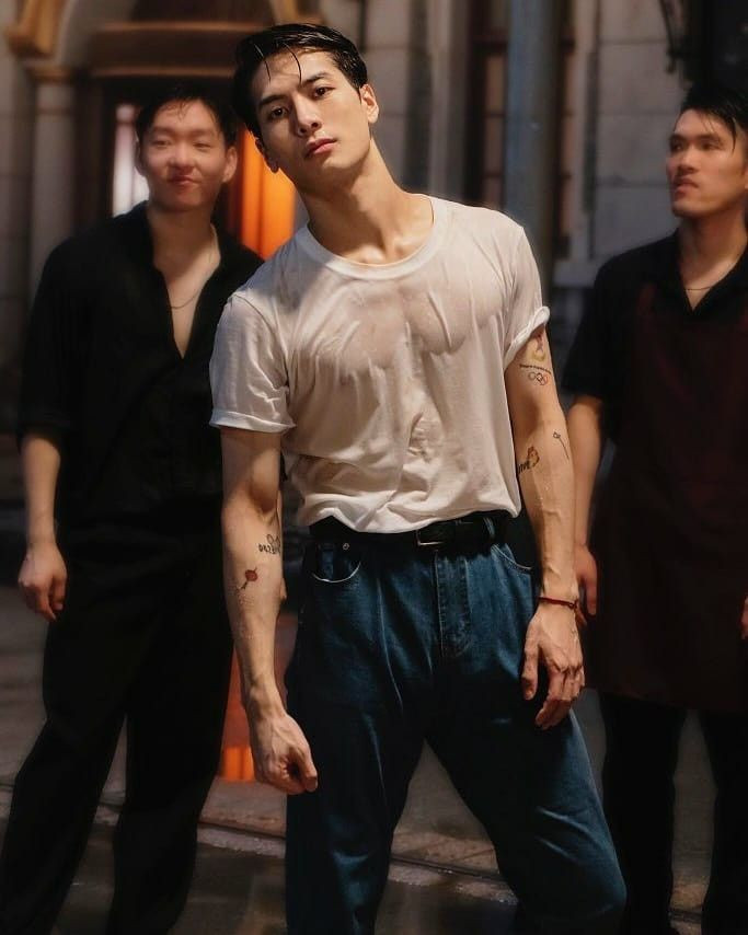 7 idol K- Pop cơ bắp đẹp nhất: Hai thành viên của BTS hay Taecyeon cũng phải chịu thua anh chàng này! Ảnh 18