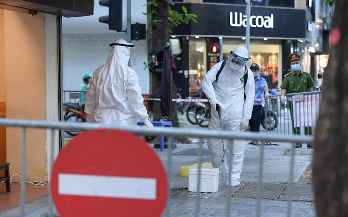 Hà Nội: Phong tỏa hàng loạt hàng quán trong đó có bún chả 'Obama' do liên quan bệnh nhân Covid-19 Ảnh 2