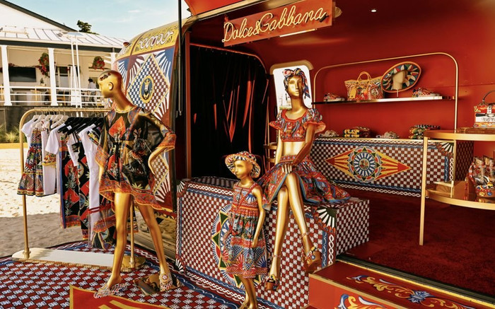 Dolce & Gabbana khiến giới mộ điệu phát sốt khi mang cả Địa Trung Hải vào cửa hàng pop-up Ảnh 2