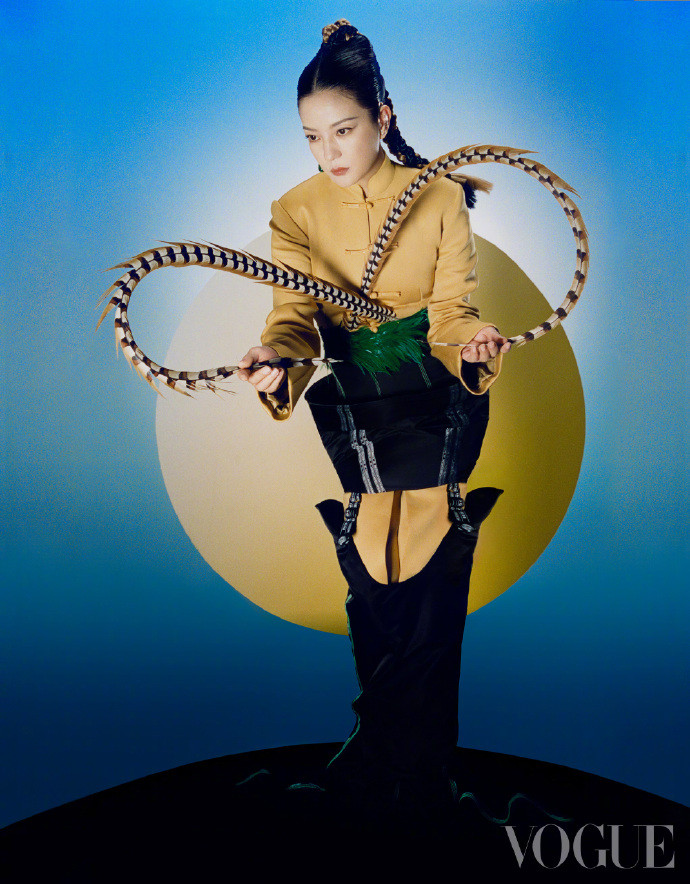 Nhan sắc của Triệu Vy không được giới mộ điệu đánh giá cao trong mảng thời trang cao cấp