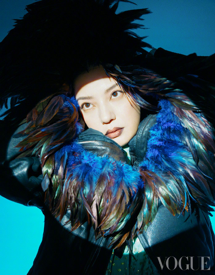 Một trong những tấm ảnh ổn nhất trong shoot hình chụp thời trang cho Vogue vừa qua của Triệu Vy