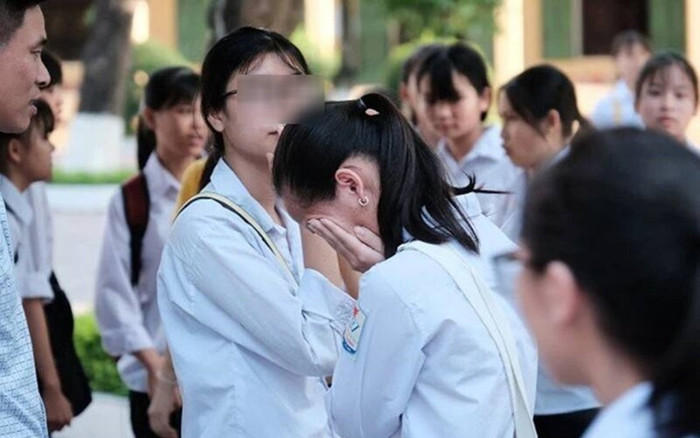 Vụ thí sinh chụp đề thi Toán rồi gửi cho người nhà 'cầu cứu' dân mạng: Không công nhận tốt nghiệp Ảnh 2