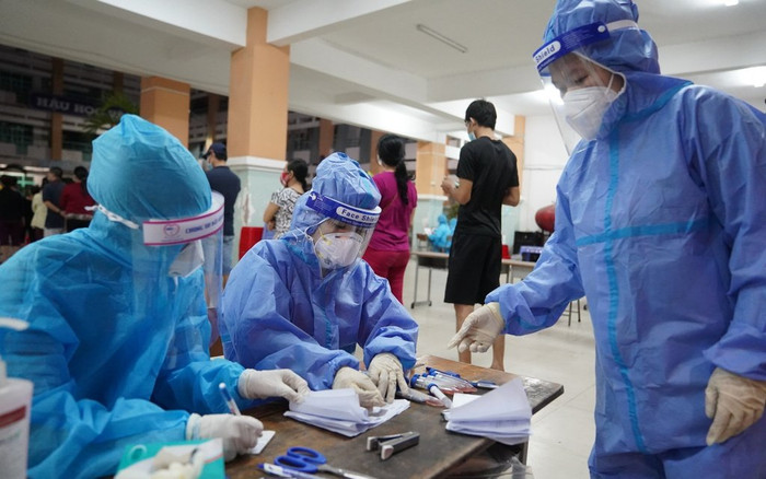 Cả nước ghi nhận 2.383 ca mắc Covid-19 mới trong ngày, TP HCM có 1.764 bệnh nhân Ảnh 2