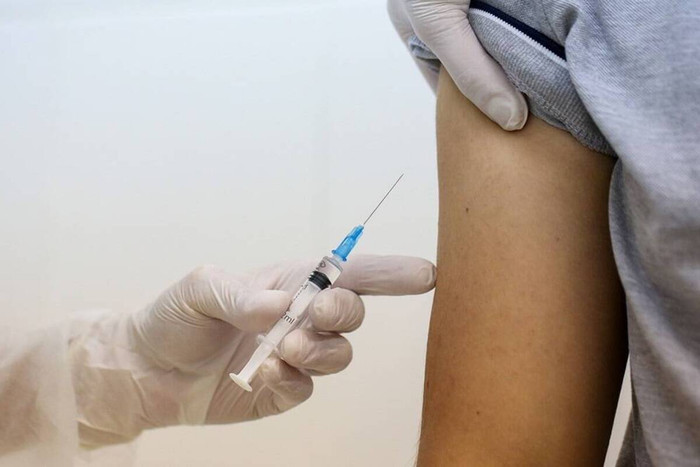 Chuyên gia: 'Tiêm vaccine Covid-19 để bảo vệ cả những người xung quanh bạn' Ảnh 5