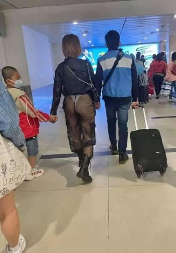 Người phụ nữ thích 'thả rông' tiếp tục đăng ảnh gây bức xúc, dân tình chỉ biết thở dài ngao ngán Ảnh 3