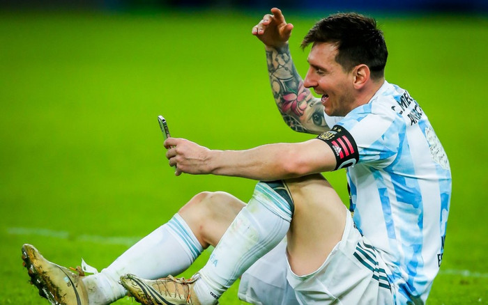 Soi chiếc smartphone được Messi dùng để gọi cho vợ con Ảnh 2