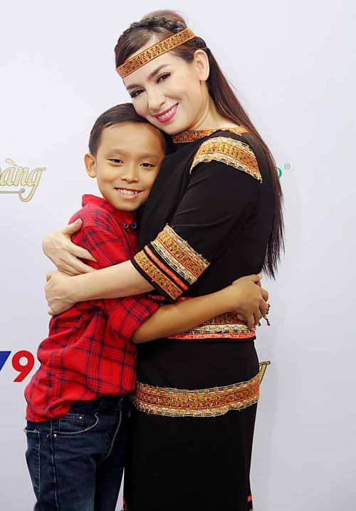 Vừa than hết tiền, Phi Nhung đăng ảnh chuyển khoản làm từ thiện, còn nói 'đạo làm người' gây xôn xao Ảnh 3