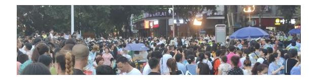 Cả quảng trường vỡ trận vì Vương Nhất Bác.