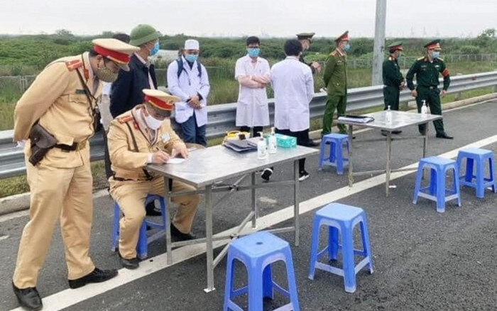 Từ ngày 14/7, người dân từ các địa phương muốn vào Hà Nội phải xuất trình giấy tờ gì tại chốt kiểm soát? Ảnh 2