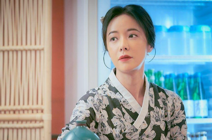 Hội bà chủ cá tính thích chơi hệ tâm linh nhất trên phim Hàn: 'Mợ ngố' dữ dằn không khác gì phản diện Ảnh 13