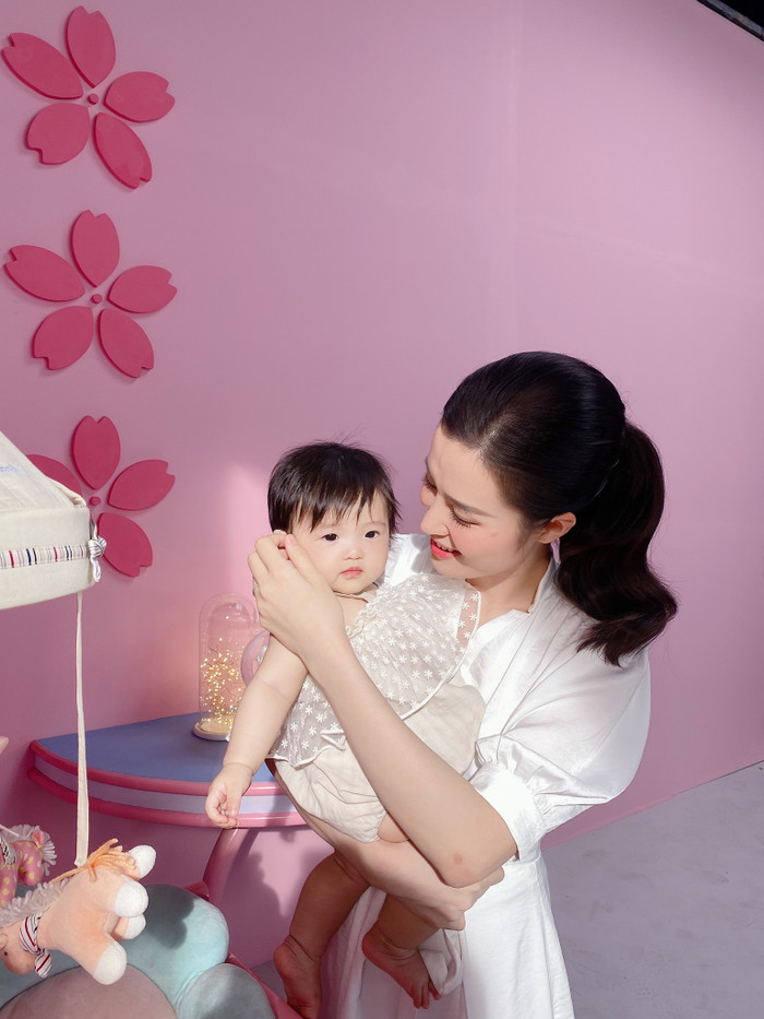 Winnie và Đông Nhi.