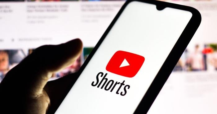 YouTube cạnh tranh sòng phẳng với TikTok: Ra mắt video ngắn, kho bài hát khổng lồ Ảnh 1